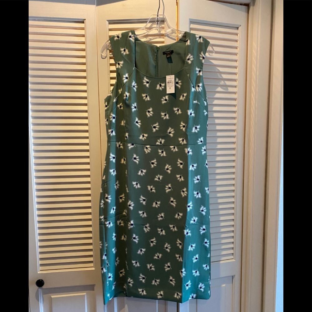Ann Taylor Sheath Dress; size 8